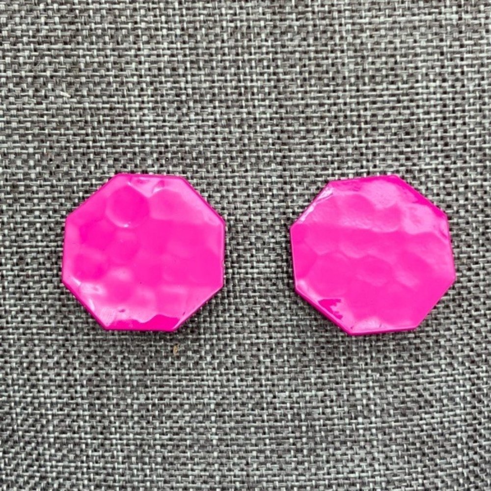 Clip On Earrings Magenta Pink Purple Octagon Hammered Retro Vintage Barbie Soft